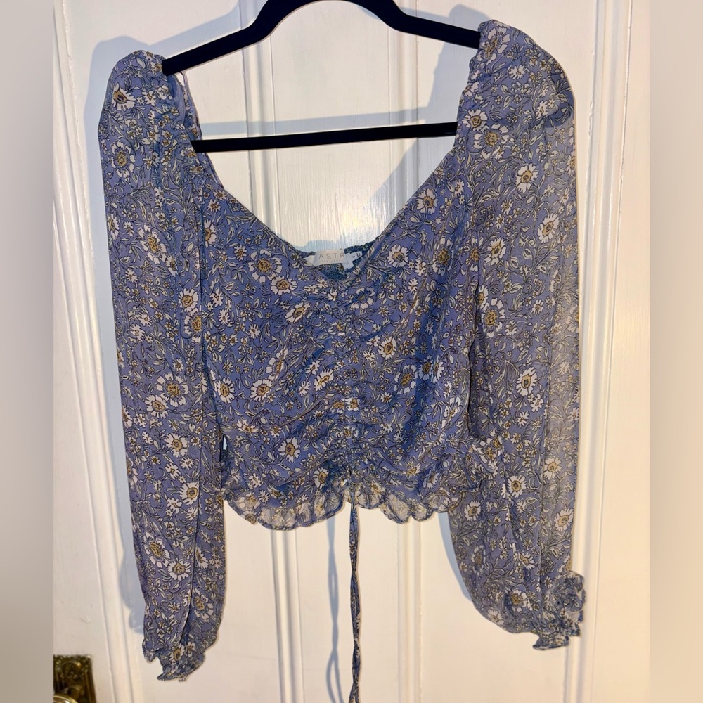 ASTR Floral Ruched Blue Blouse good - spring summer top